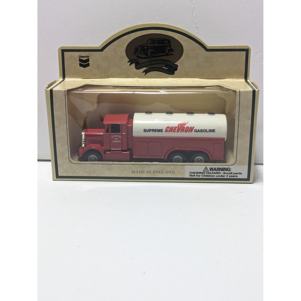 Chevron Lledo 1937 Six Wheel Refined Oil Truck Die-Cast Replica Commemorative